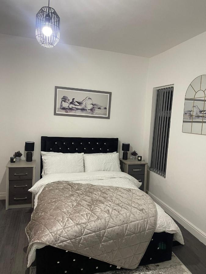 Short Stopzzz & Indoor Hot Tub Manchester Luaran gambar