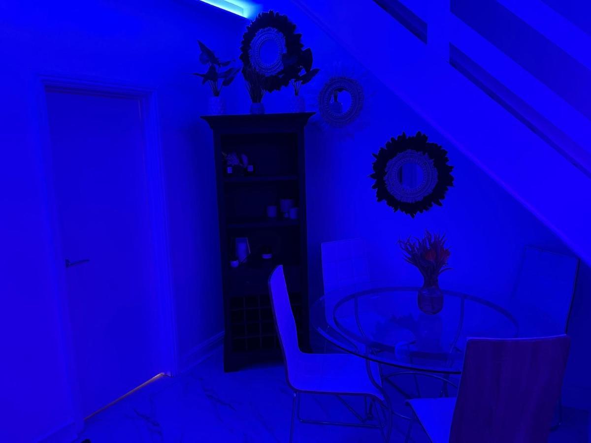 Short Stopzzz & Indoor Hot Tub Manchester Luaran gambar