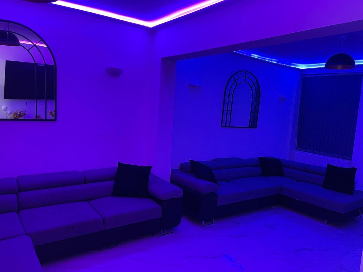 Short Stopzzz & Indoor Hot Tub Manchester Luaran gambar