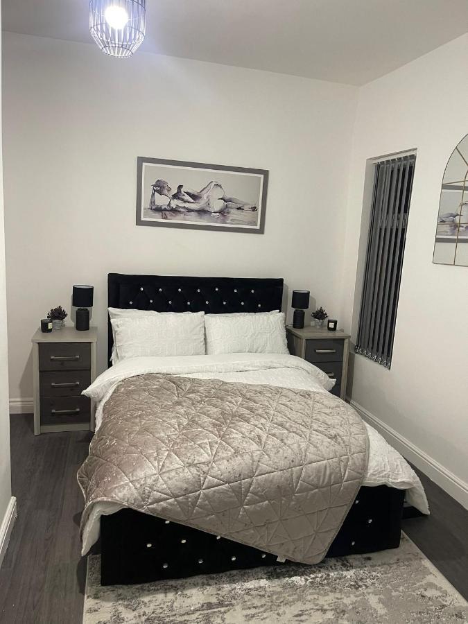Short Stopzzz & Indoor Hot Tub Manchester Luaran gambar