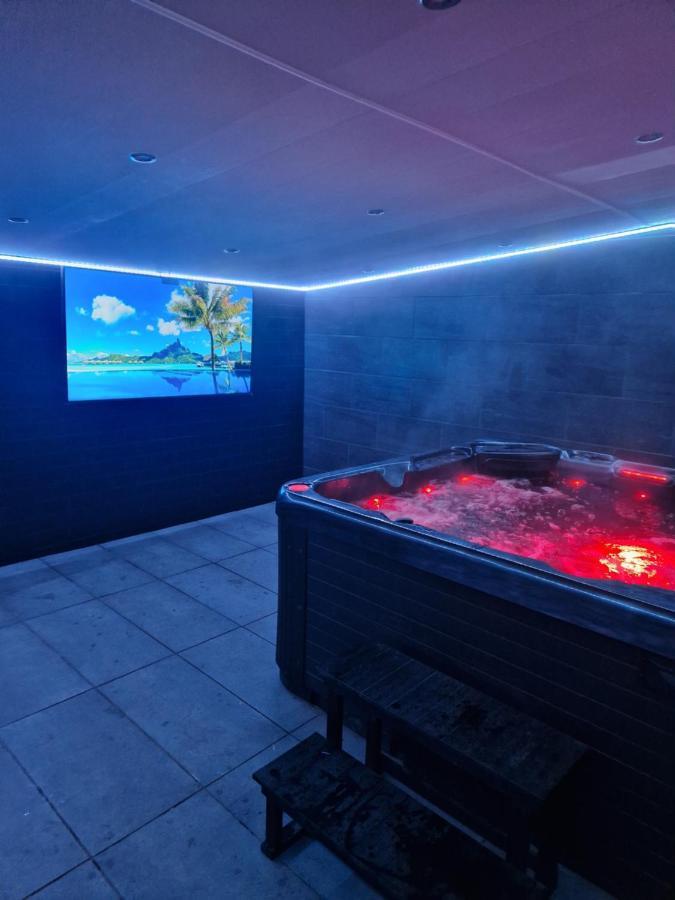 Short Stopzzz & Indoor Hot Tub Manchester Luaran gambar